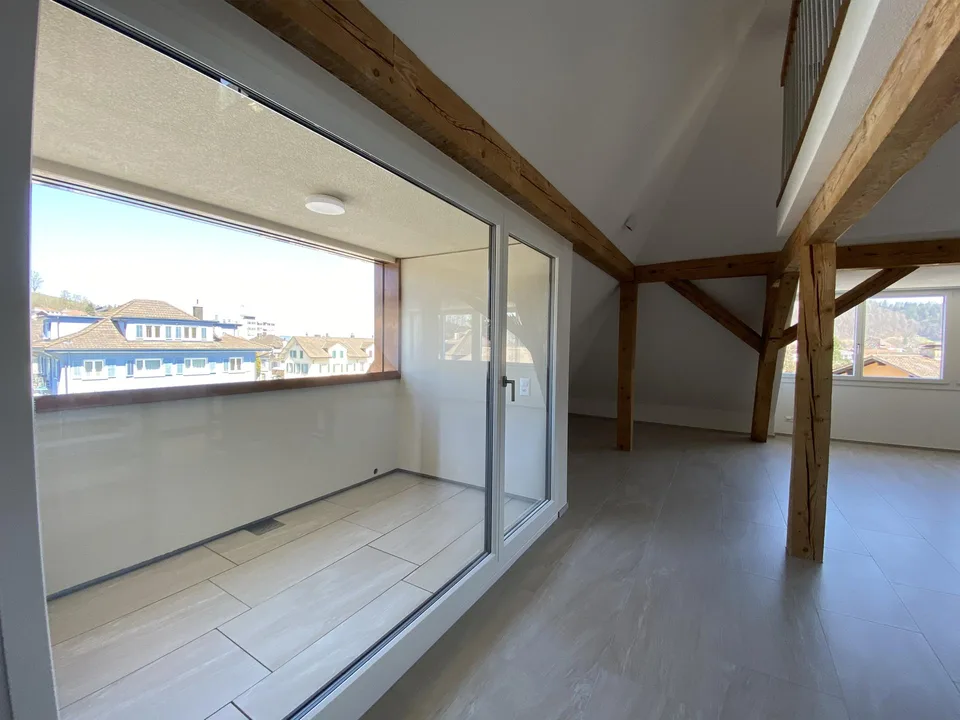 Moderne Wohnung mit Galerie – Foto 2 von 8