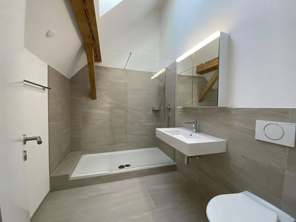 Moderne Wohnung mit Galerie – Foto 4 von 8