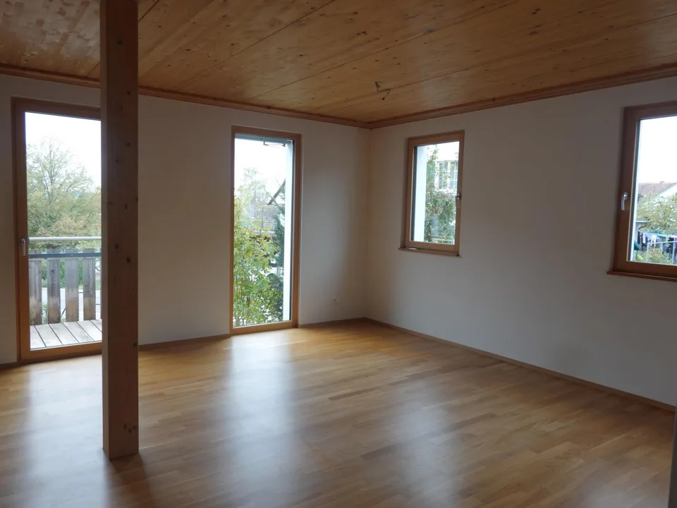 Charmante 2.5-Zimmer-Wohnung an ruhiger und ländlicher Lage – photo 2 sur 5