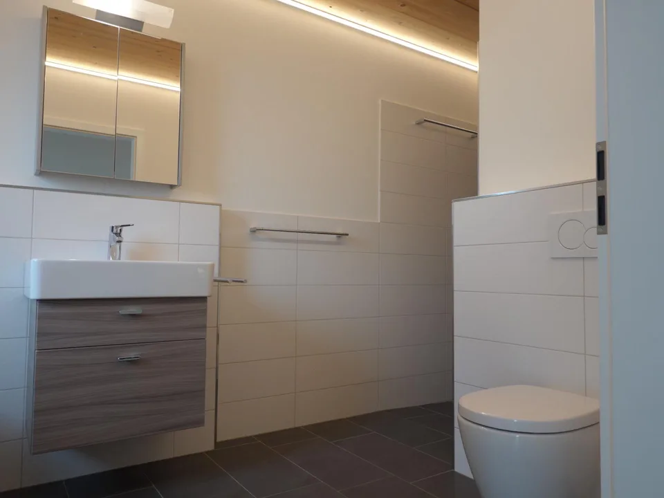 Charmante 2.5-Zimmer-Wohnung an ruhiger und ländlicher Lage – photo 4 sur 5