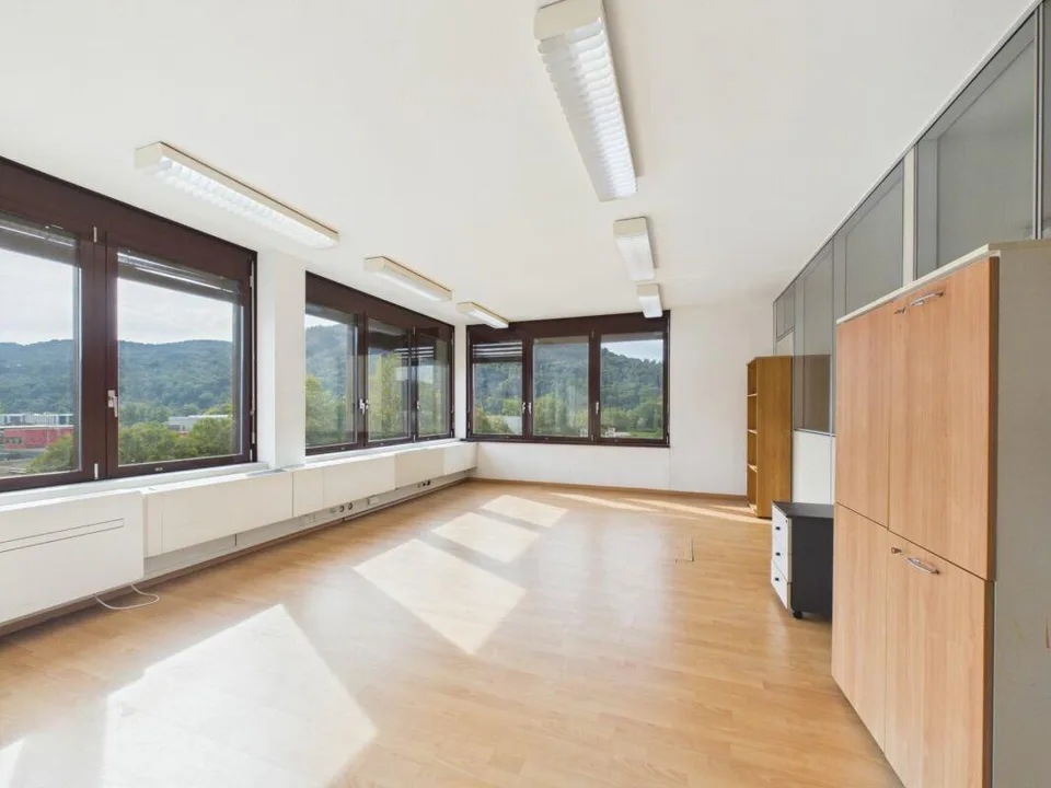 Büro im 6. Stock mit privatem Balkon – Foto 5 von 12