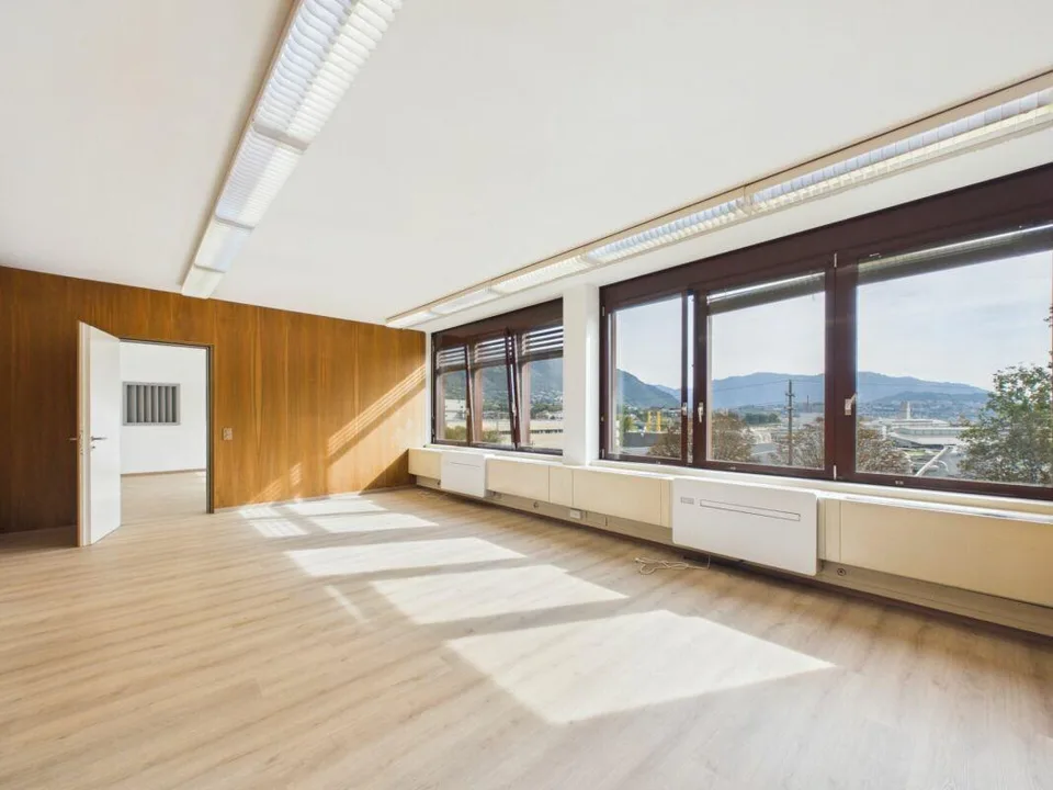 Büro im 6. Stock mit privatem Balkon – Foto 4 von 12