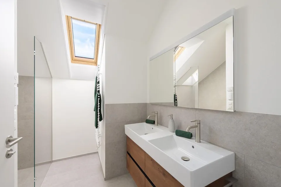 Grosszügige 5.5-Zimmer-Attikawohnung mit See- und Bergsicht zu verm... – foto 12 di 13