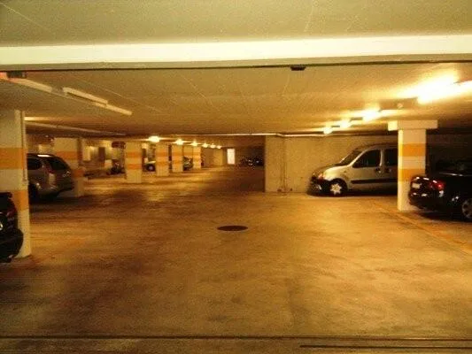 Garagen-Einstellplatz am Rännenfeldweg zu vermieten – photo 2 sur 2