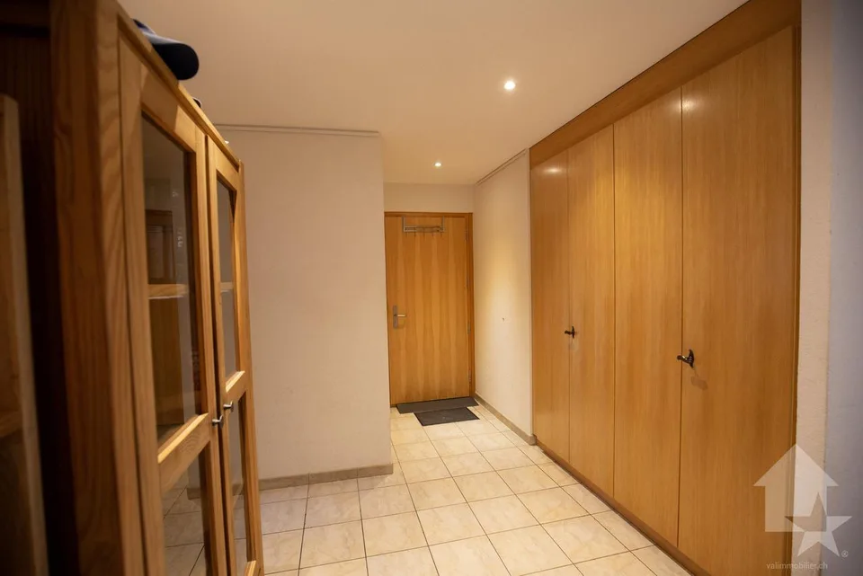 Appartement 4.5 pièces avec box situé à Châteauneuf-Conthey – Foto 8 von 25
