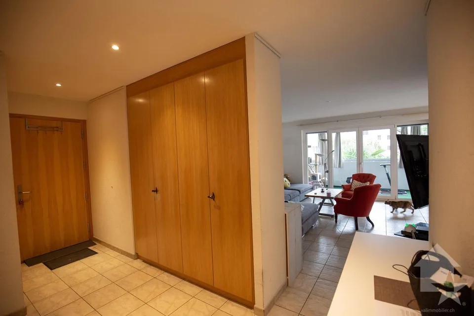 Appartement 4.5 pièces avec box situé à Châteauneuf-Conthey – Foto 9 von 25