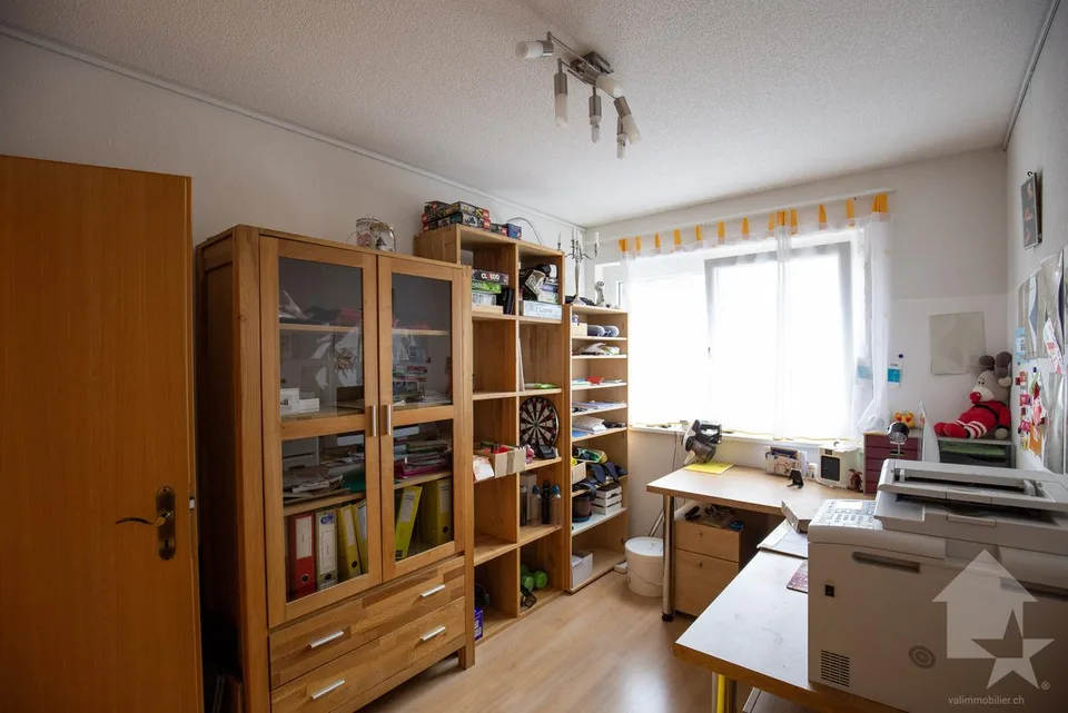 Appartement 4.5 pièces avec box situé à Châteauneuf-Conthey – Foto 14 von 25