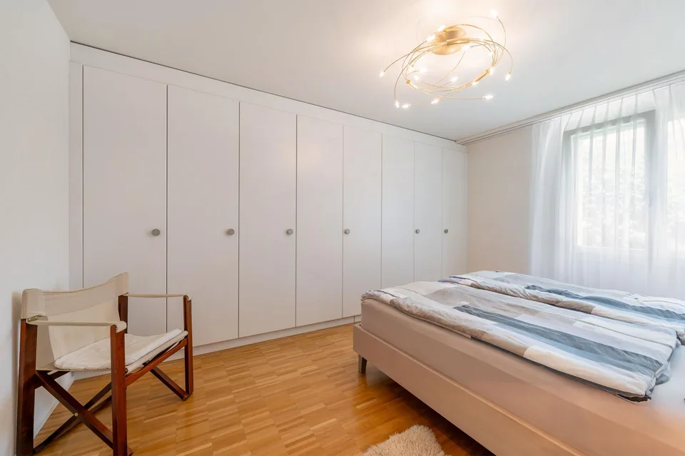 4.5-Zimmer-Gartenwohnung mit viel Umschwung – photo 5 sur 11
