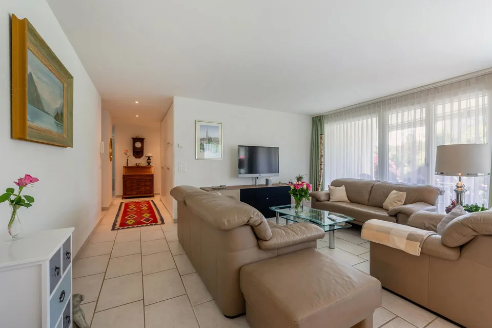 4.5-Zimmer-Gartenwohnung mit viel Umschwung – photo 4 sur 11