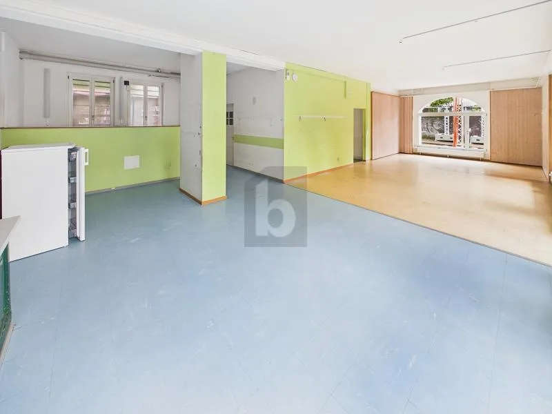 GROSSZÜGIG MIT FLEXIBLER NUTZUNG – Foto 2 von 6