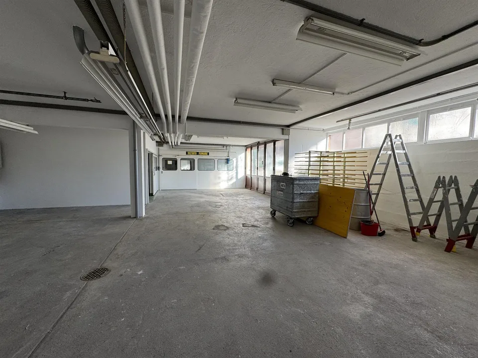 Vendesi Immobile Artigianale/commerciale/amministrativo – photo 22 sur 30