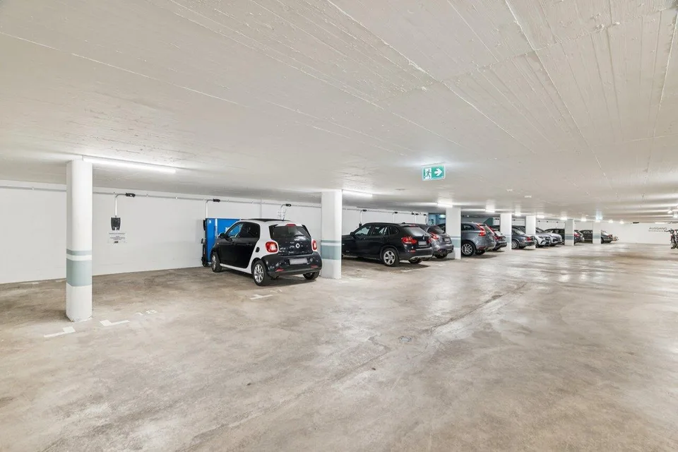 Lake Murten at your doorstep - Exclusive 5.5-room attic apartment – photo 9 of 12