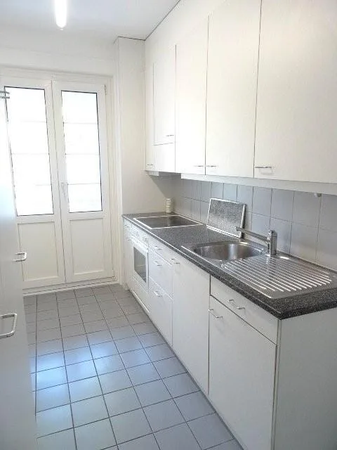 Right in the Länggasse: 3-room apartment at 76 m2 on the 4th floor – photo 2 of 9