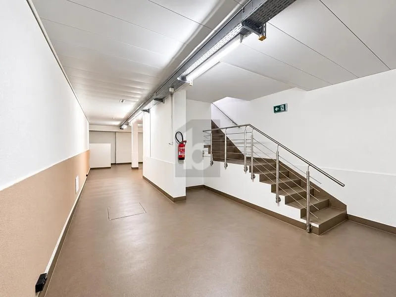 ESPACE POLYVALENT ET CENTRAL – photo 4 of 6