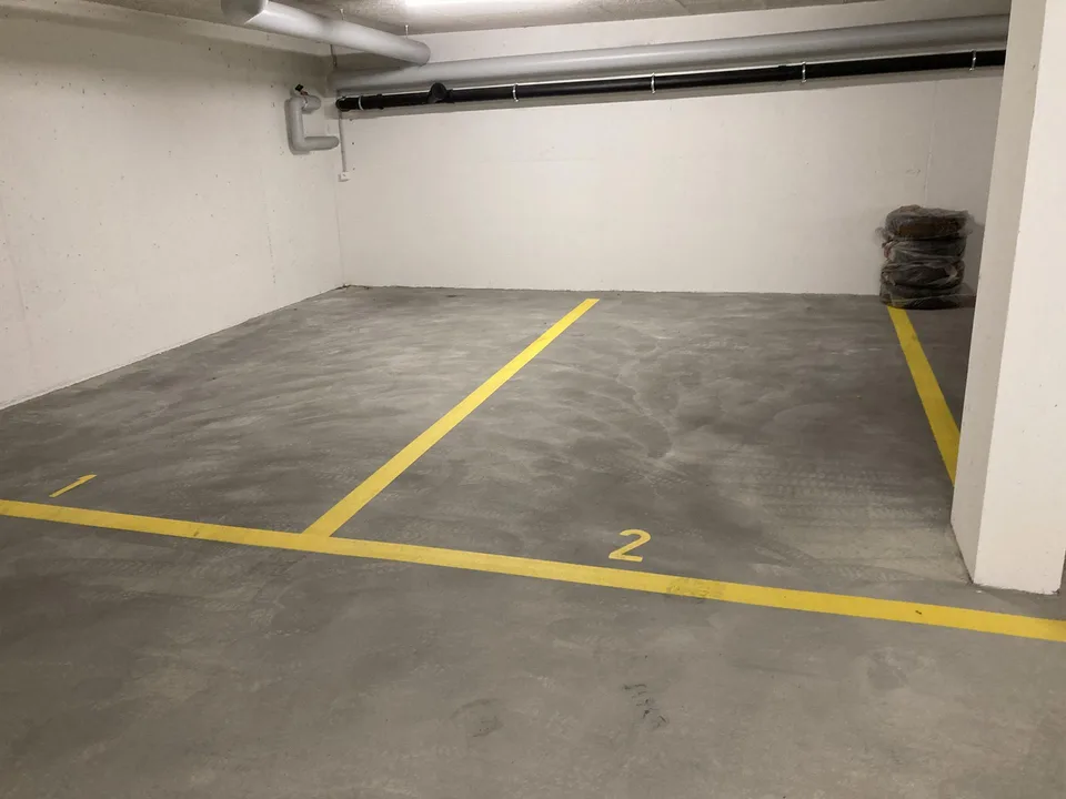 Tiefgaragenplatz Nähe Bahnhof zu vermieten – photo 2 sur 2