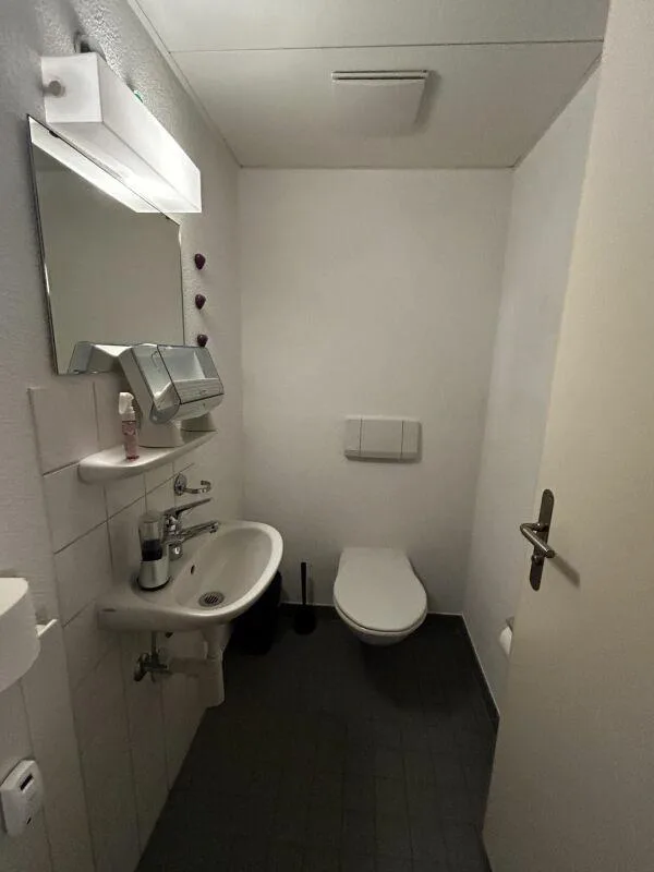 Atelier / Salle de loisirs confortable – photo 4 sur 4