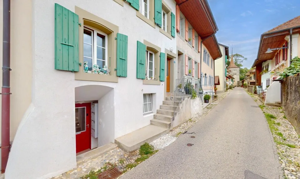IMMEUBLE DE RAPPORT AU CŒUR DU BOURG MÉDIÉVAL DE MOUDON – Foto 4 von 11