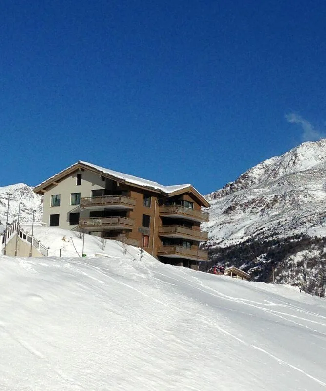 Argento con vista imbattibile sul villaggio e sull'intero panorama montano! – foto 14 di 17