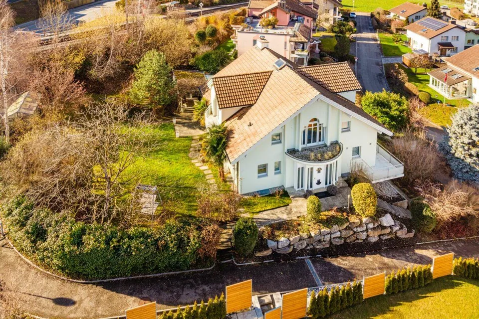 Repräsentative und einmalige Villa an Top-Wohnlage mit attraktiver Seesicht und Einliegerwohnung – Foto 16 von 30