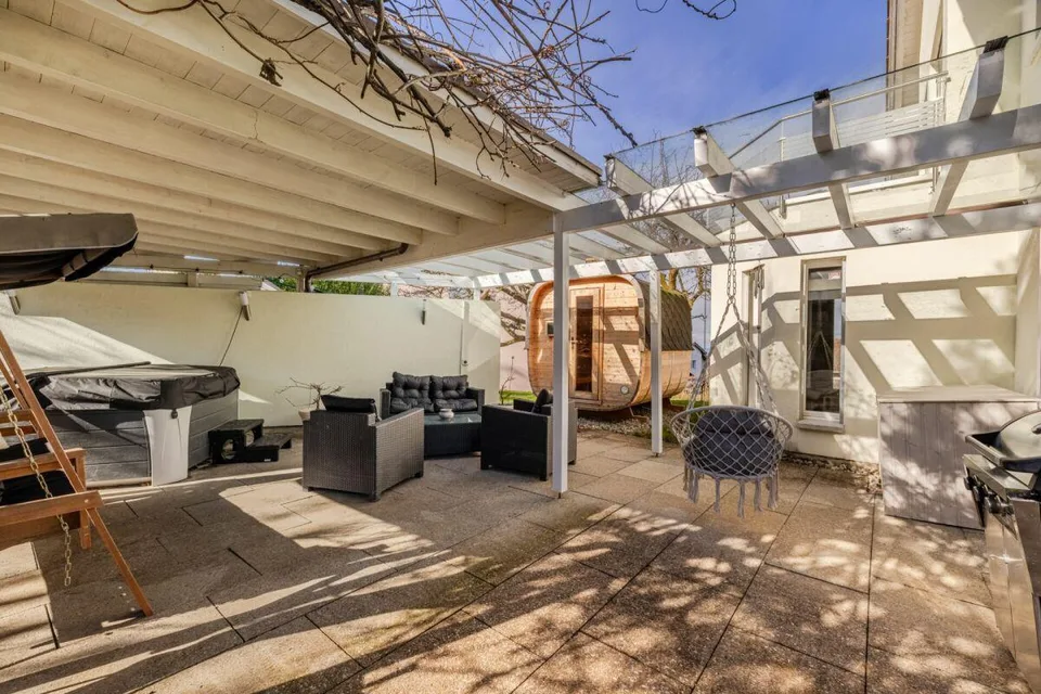 Repräsentative und einmalige Villa an Top-Wohnlage mit attraktiver Seesicht und Einliegerwohnung – Foto 26 von 30