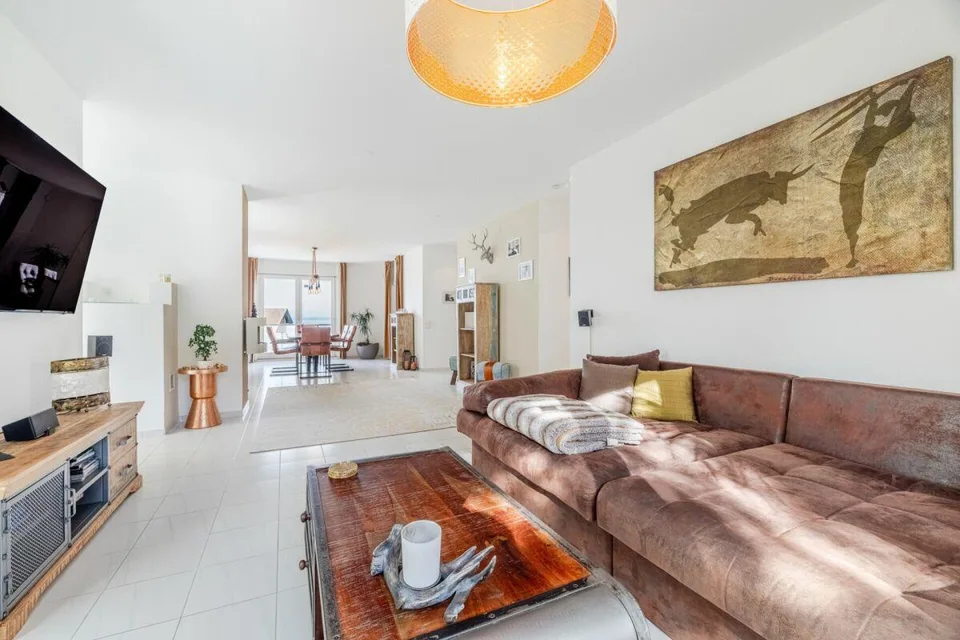 Repräsentative und einmalige Villa an Top-Wohnlage mit attraktiver Seesicht und Einliegerwohnung – Foto 8 von 30