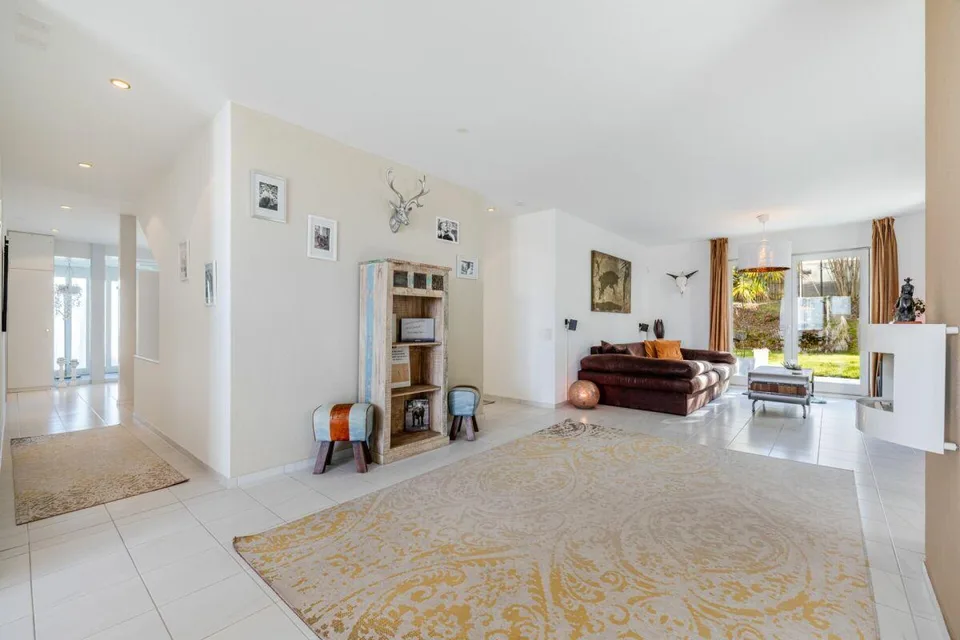 Repräsentative und einmalige Villa an Top-Wohnlage mit attraktiver Seesicht und Einliegerwohnung – Foto 7 von 30
