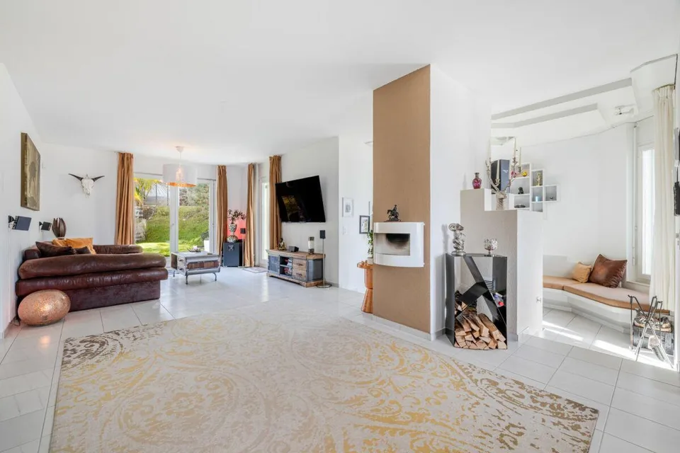 Repräsentative und einmalige Villa an Top-Wohnlage mit attraktiver Seesicht und Einliegerwohnung – Foto 5 von 30