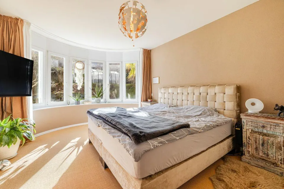 Repräsentative und einmalige Villa an Top-Wohnlage mit attraktiver Seesicht und Einliegerwohnung – Foto 27 von 30