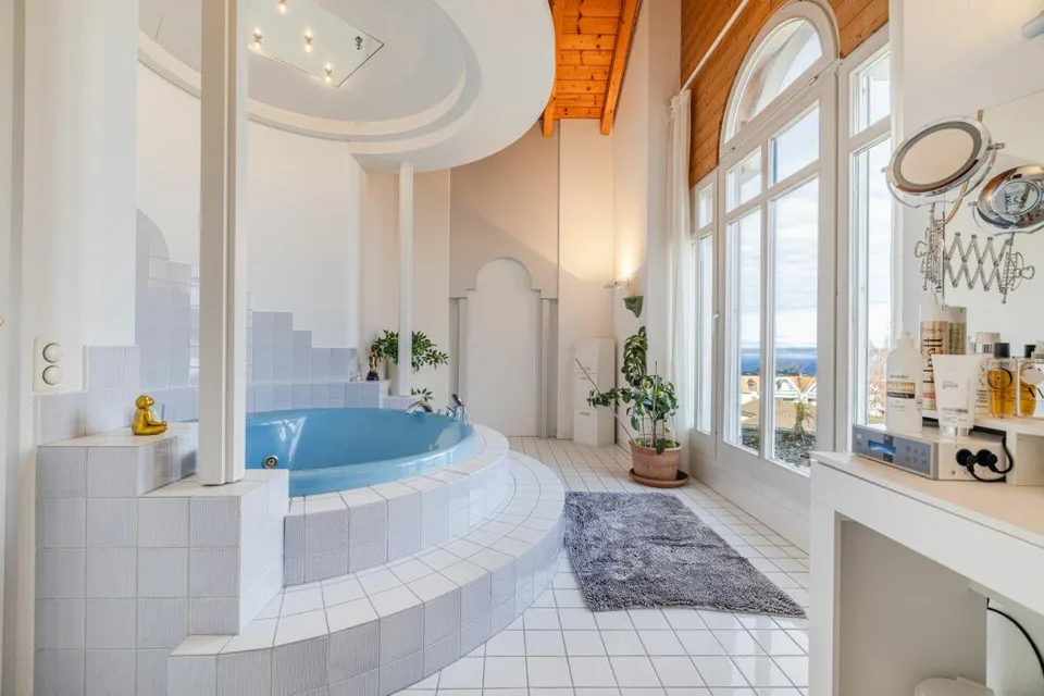 Repräsentative und einmalige Villa an Top-Wohnlage mit attraktiver Seesicht und Einliegerwohnung – Foto 13 von 30