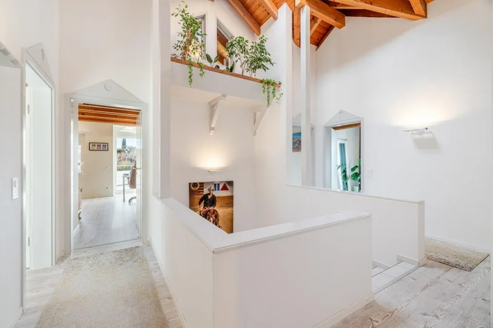 Repräsentative und einmalige Villa an Top-Wohnlage mit attraktiver Seesicht und Einliegerwohnung – Foto 12 von 30
