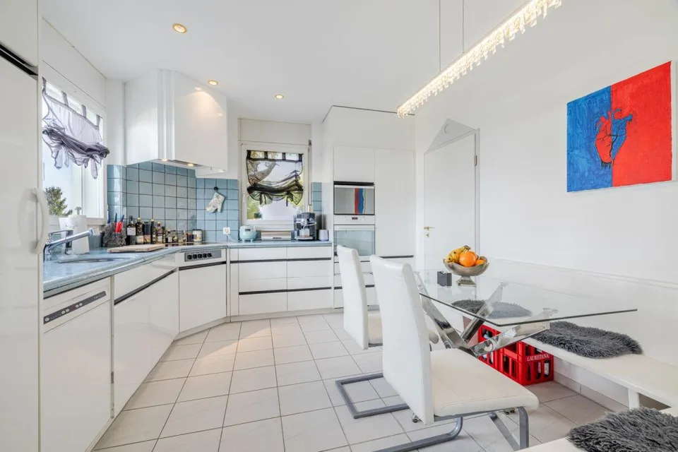 Repräsentative und einmalige Villa an Top-Wohnlage mit attraktiver Seesicht und Einliegerwohnung – Foto 22 von 30