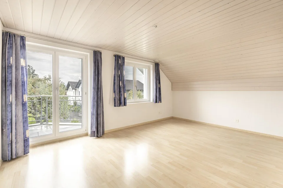Grosszügiges Einfamilienhaus mit schönem Garten an sonniger Lage – photo 11 of 14