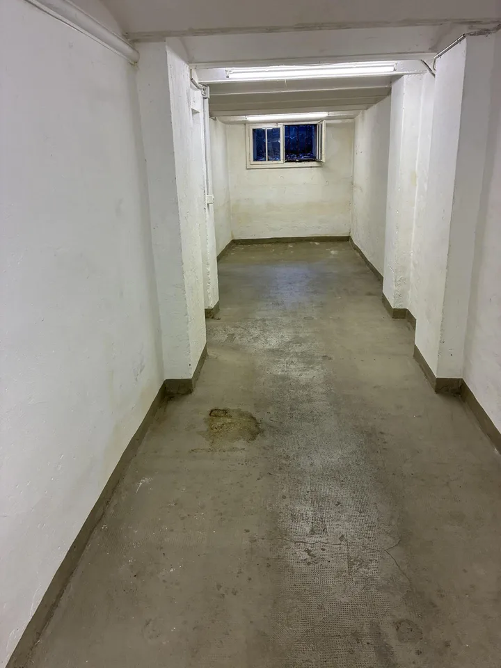 zwei Lagerräume zu je CHF 95.00 (20m2 und 12m2) – Foto 2 von 3