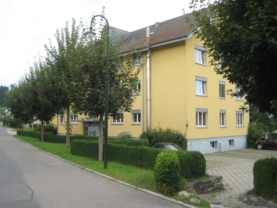 grosszügige 4.5-Zimmer-Wohnung inkl. Garagenbox + Abstellplatz – Foto 4 von 11
