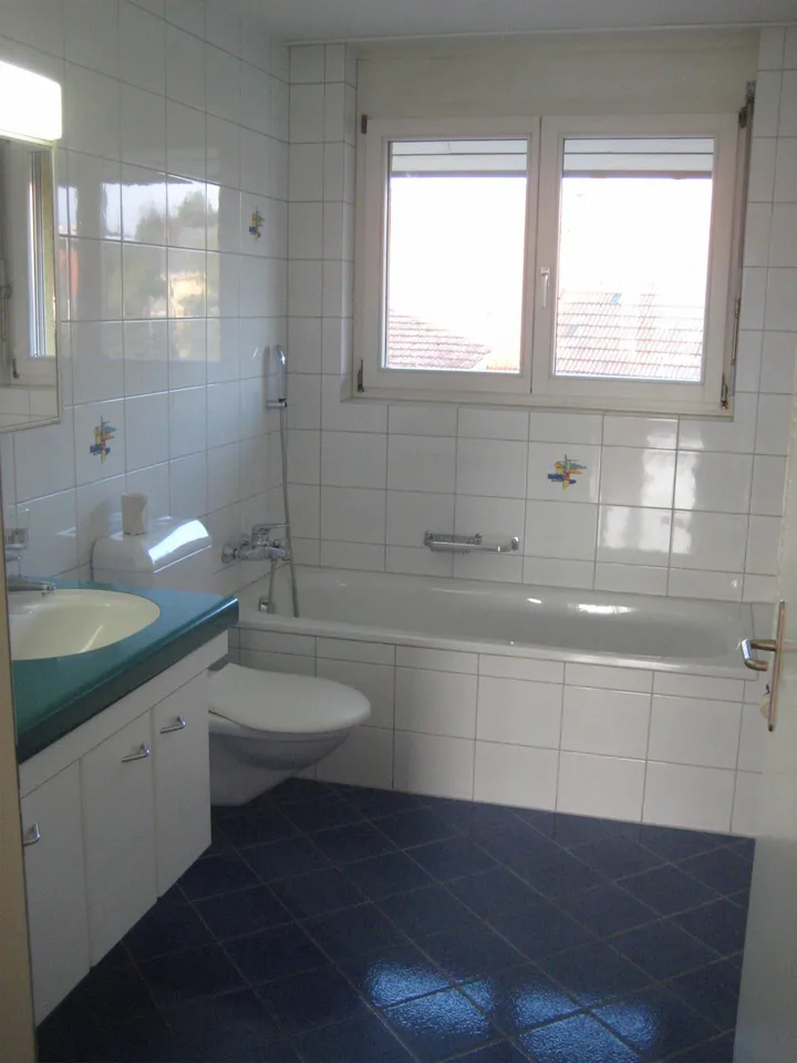 grosszügige 4.5-Zimmer-Wohnung inkl. Garagenbox + Abstellplatz – Foto 8 von 11