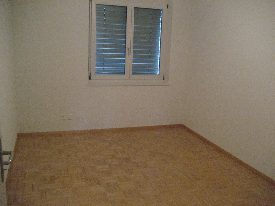 grosszügige 4.5-Zimmer-Wohnung inkl. Garagenbox + Abstellplatz – Foto 10 von 11