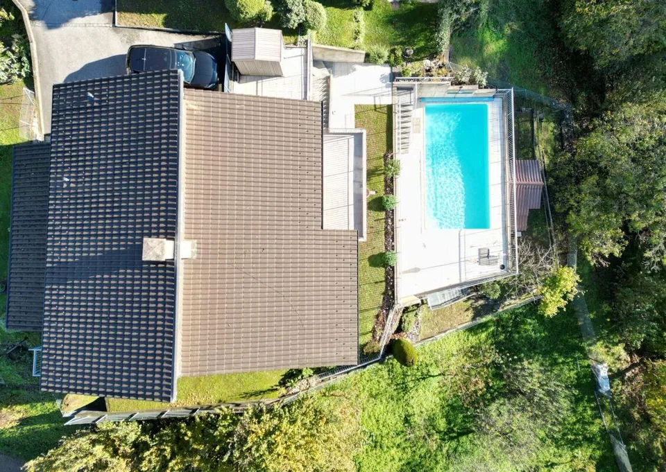 Stupenda villa con 2 appartamenti e piscina – Foto 8 von 8