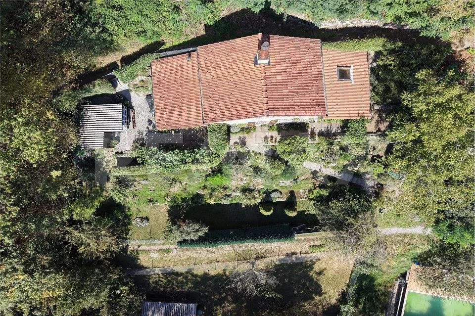 Un rifugio speciale immerso nel verde, nel cuore della Capriasca – photo 6 of 13