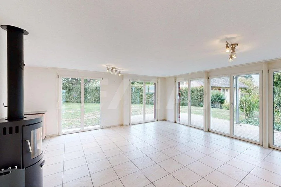 Appartement-jardin de 5,5 pièces avec une vue de rêve à Ufhusen – photo 2 sur 13