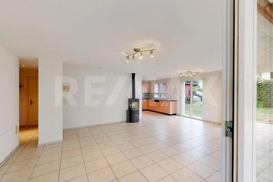 Appartement-jardin de 5,5 pièces avec une vue de rêve à Ufhusen – photo 5 sur 13