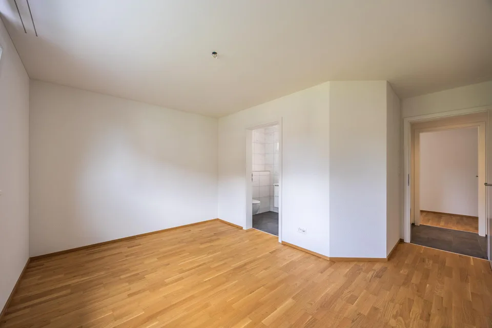 neue 4.5-Zi.-Eigt.-Wohnung – photo 8 of 8