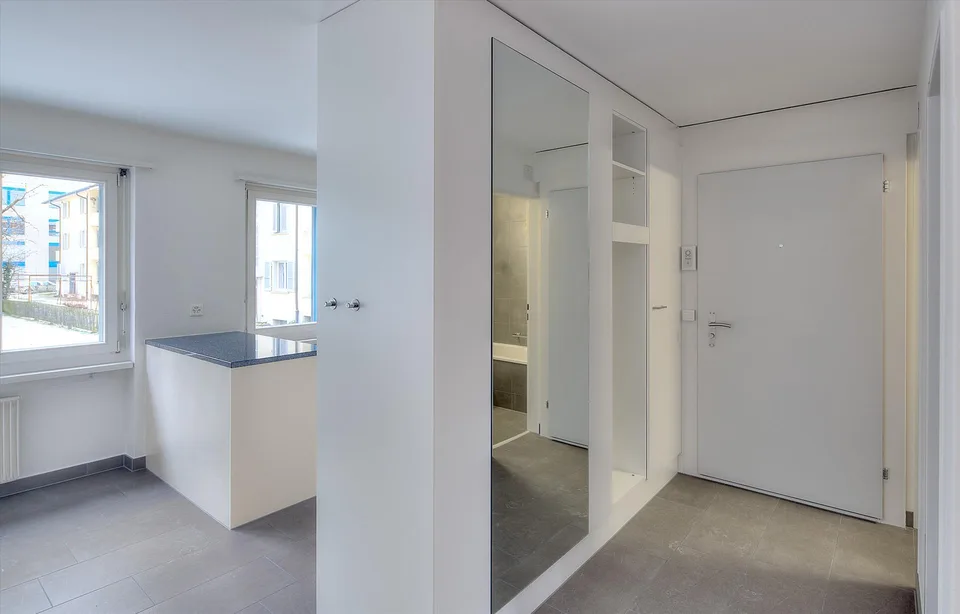 Appartement en haut avec grand balcon – photo 7 sur 8