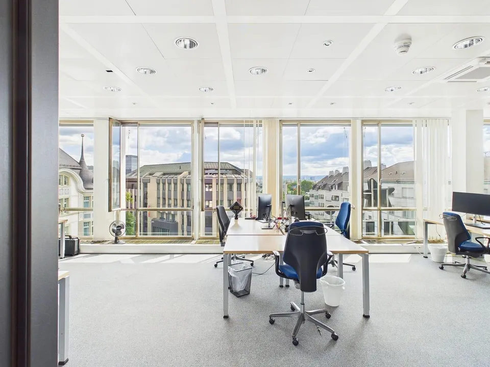 Fully furnished office in Zurich-Oerlikon - approx. 130 m², available immediately – photo 3 of 13