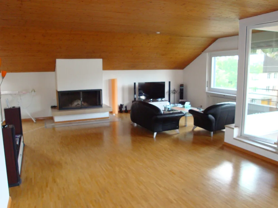 3.5 Zimmer Dachwohnung in gepflegtem MFH – photo 2 sur 13