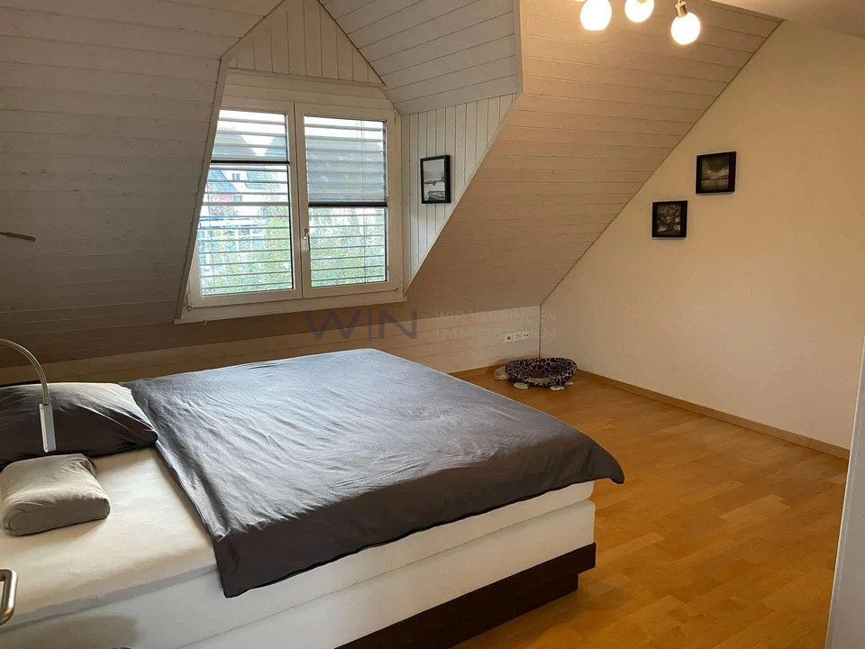 Atrium, Cheminée und zwei Balkone – Foto 5 von 9