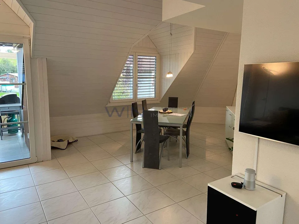Atrium, Cheminée und zwei Balkone – Foto 3 von 9