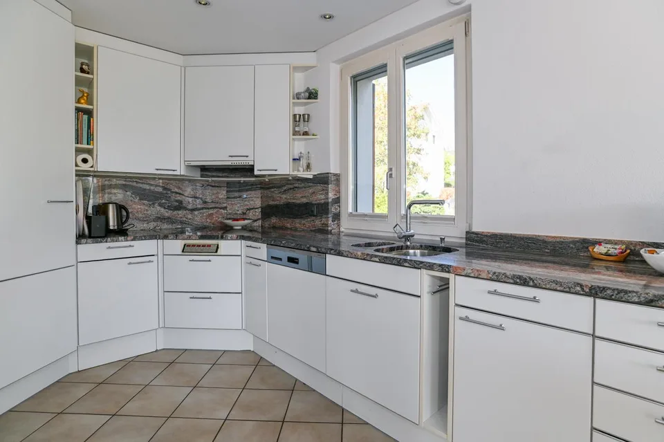 Freistehendes Einfamilienhaus mit gepflegtem Garten an optimaler Lage – Foto 7 von 15