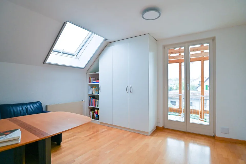 Freistehendes Einfamilienhaus mit gepflegtem Garten an optimaler Lage – Foto 10 von 15