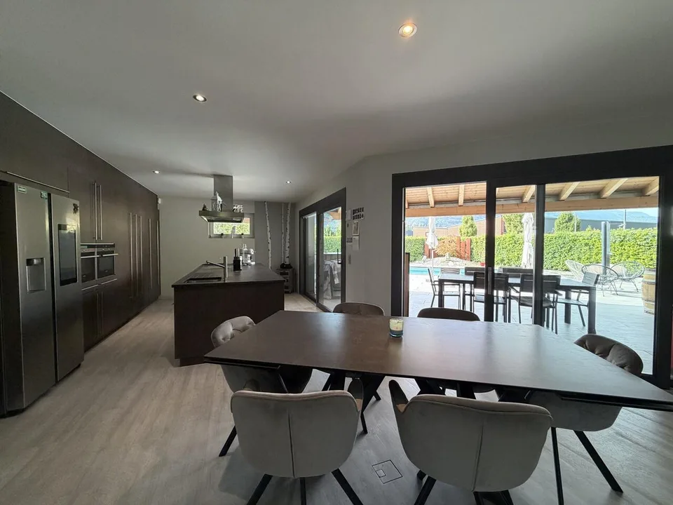 Villa contemporaine avec piscine – photo 2 of 9