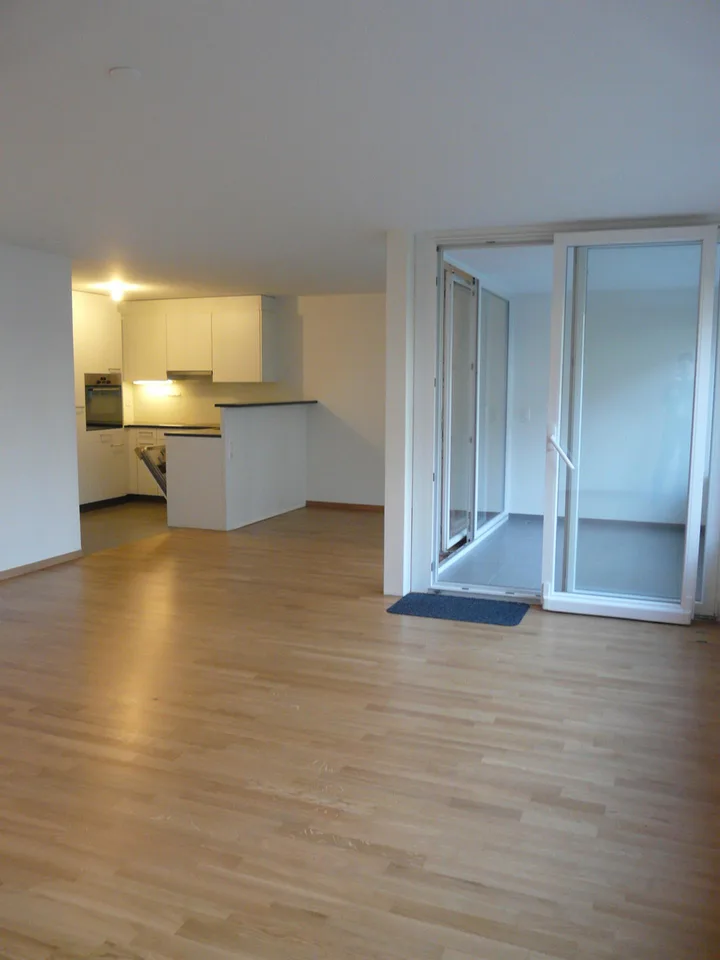 Moderne 3.5-Z'Wohnung mit Loggia – Foto 3 von 9
